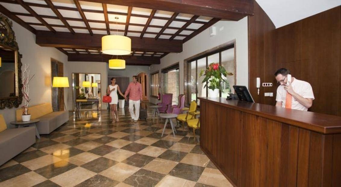 Отели для взрослых: 4 отеля, где отдохнуть в Испании без детей